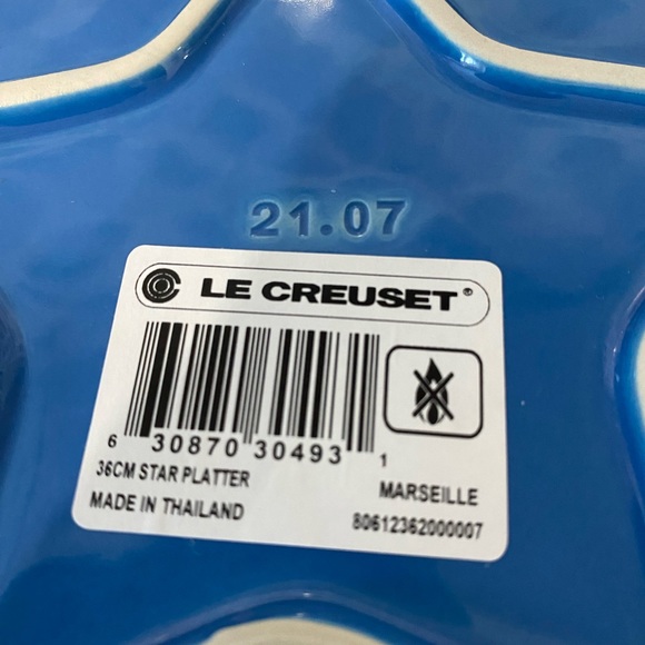 NWT Le Creuset Cerise Star Platter - Picture 3 of 5